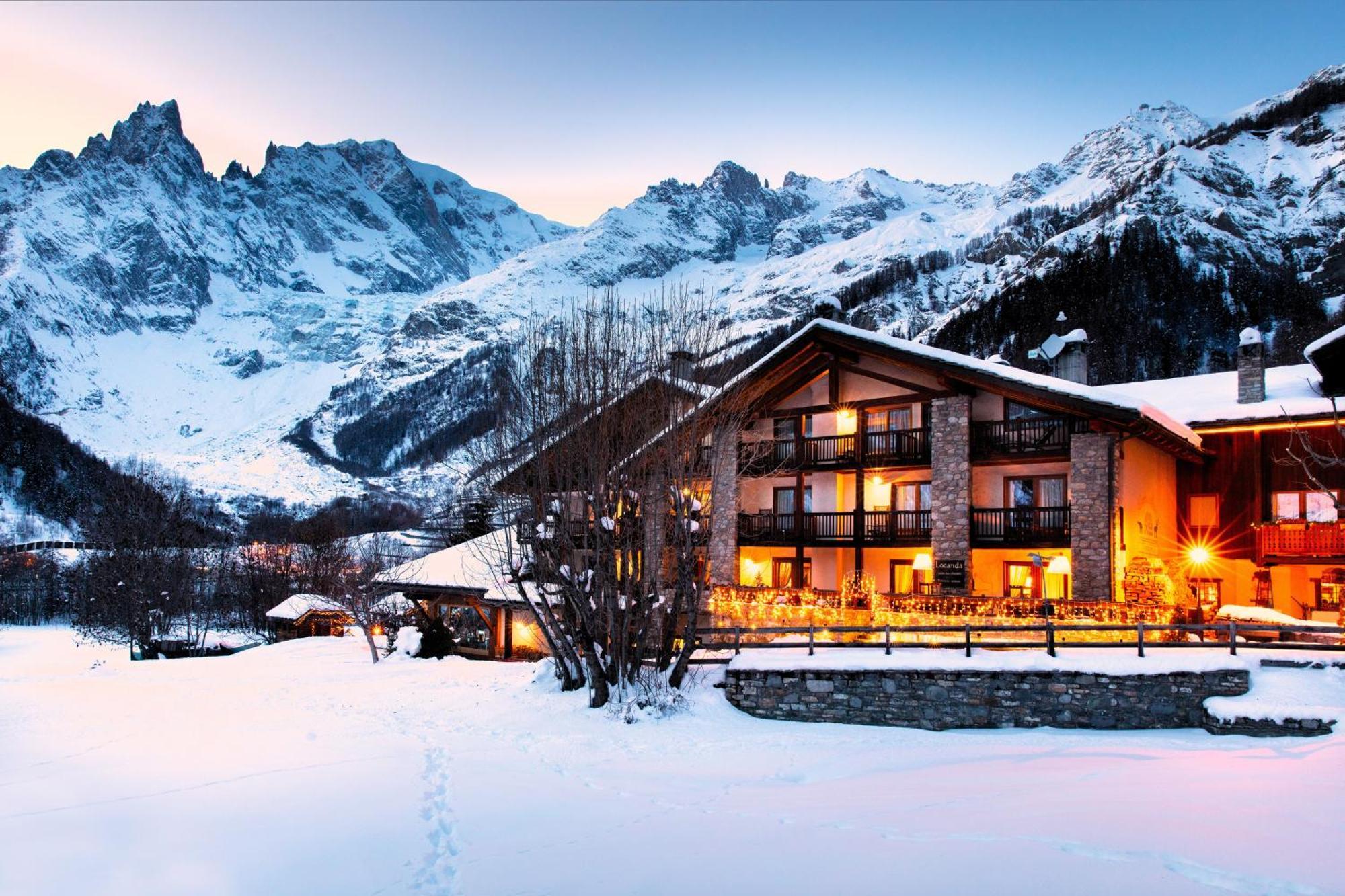 Auberge De La Maison Courmayeur Exterior photo