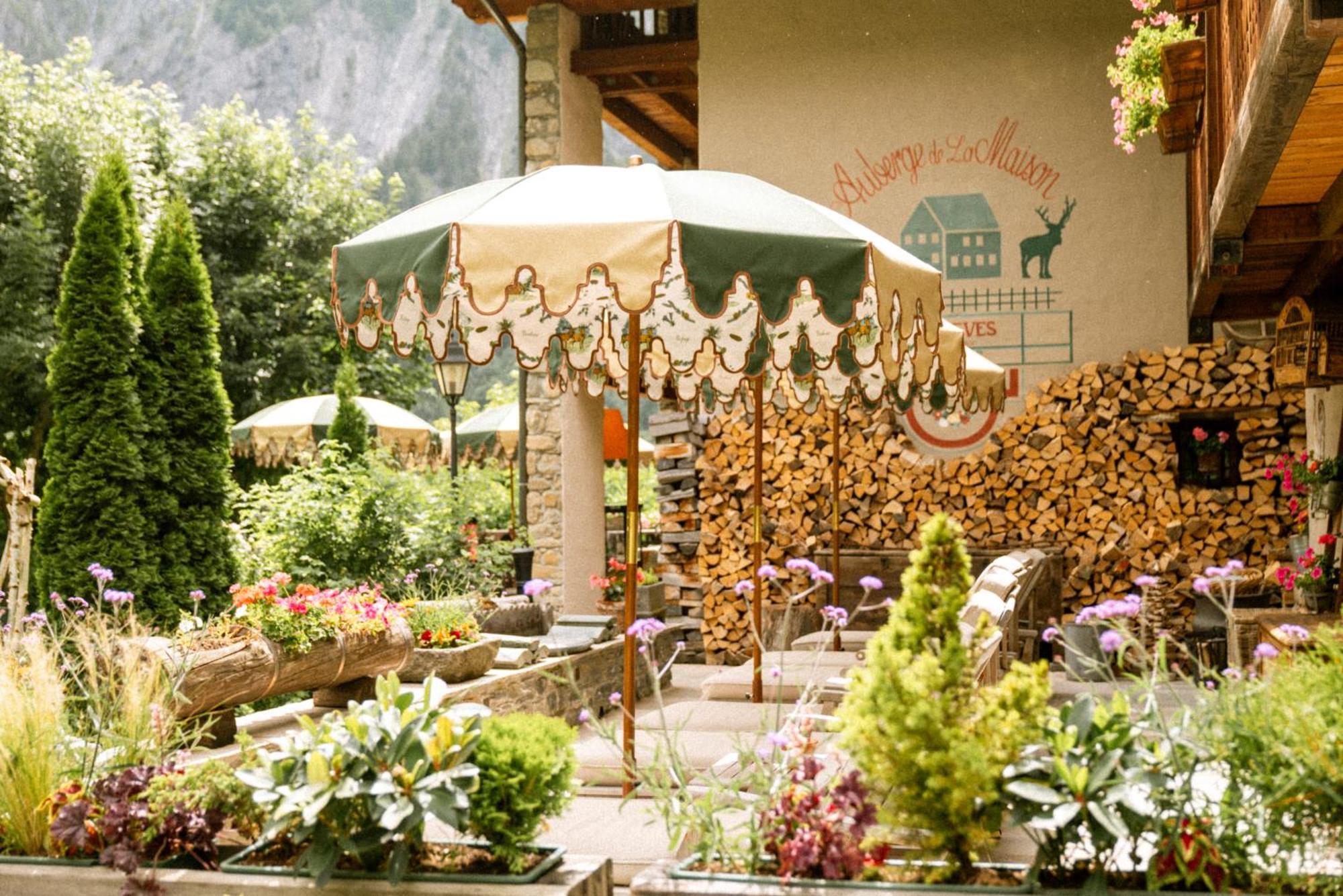 Auberge De La Maison Courmayeur Exterior photo