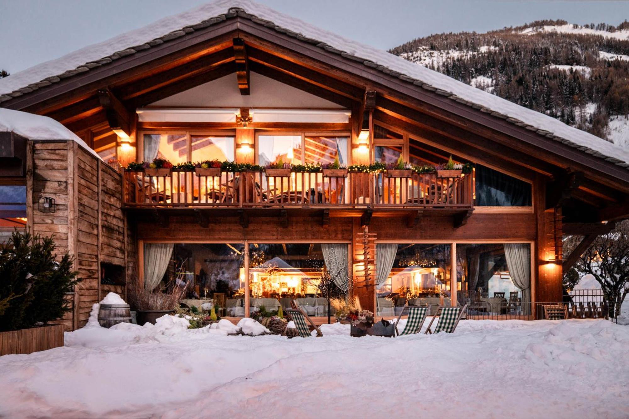 Auberge De La Maison Courmayeur Exterior photo