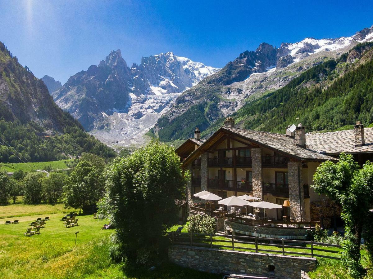 Auberge De La Maison Courmayeur Exterior photo